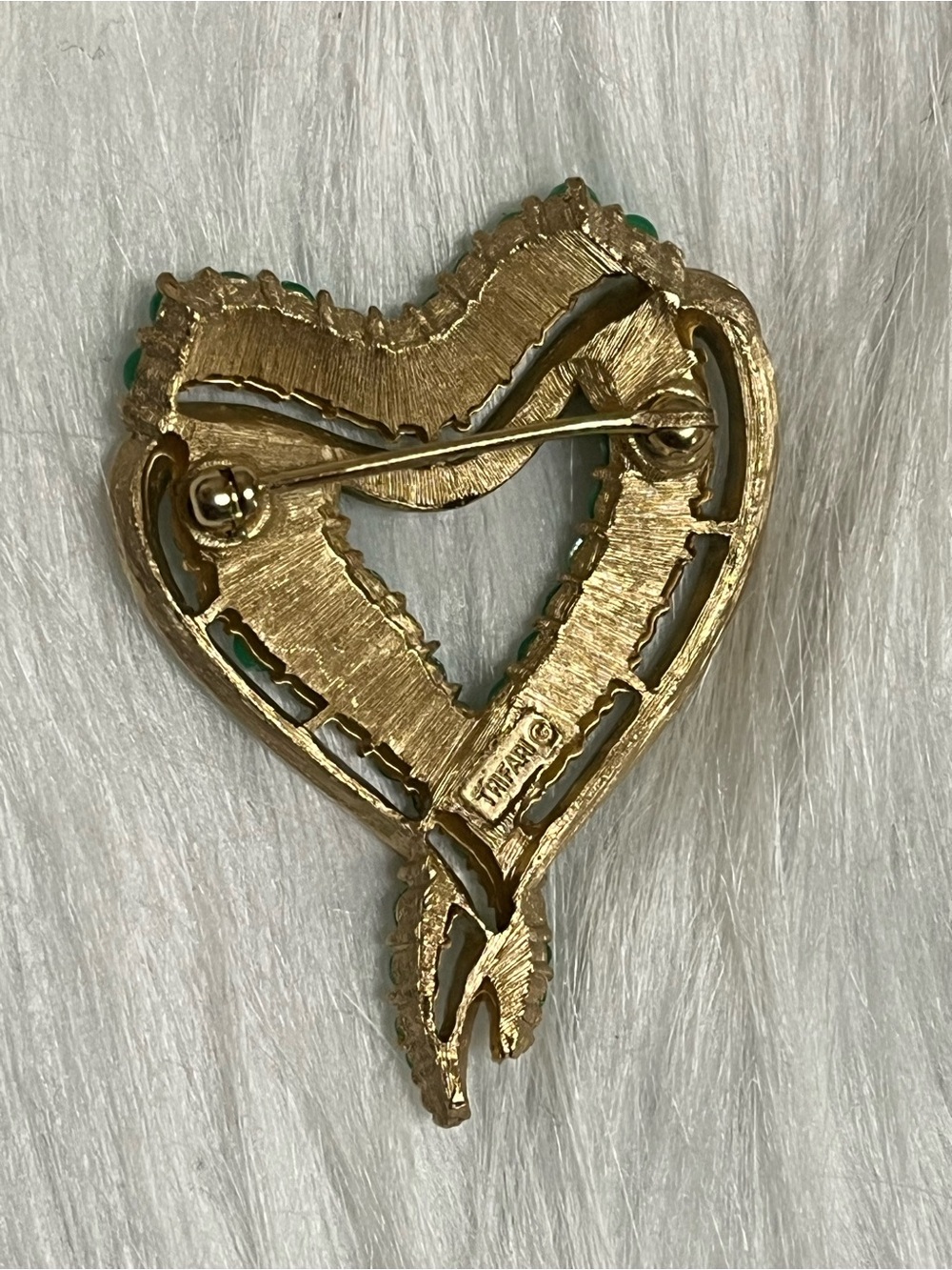 Vintage Trifari Green Heart Brooch - Picture 6 of 11